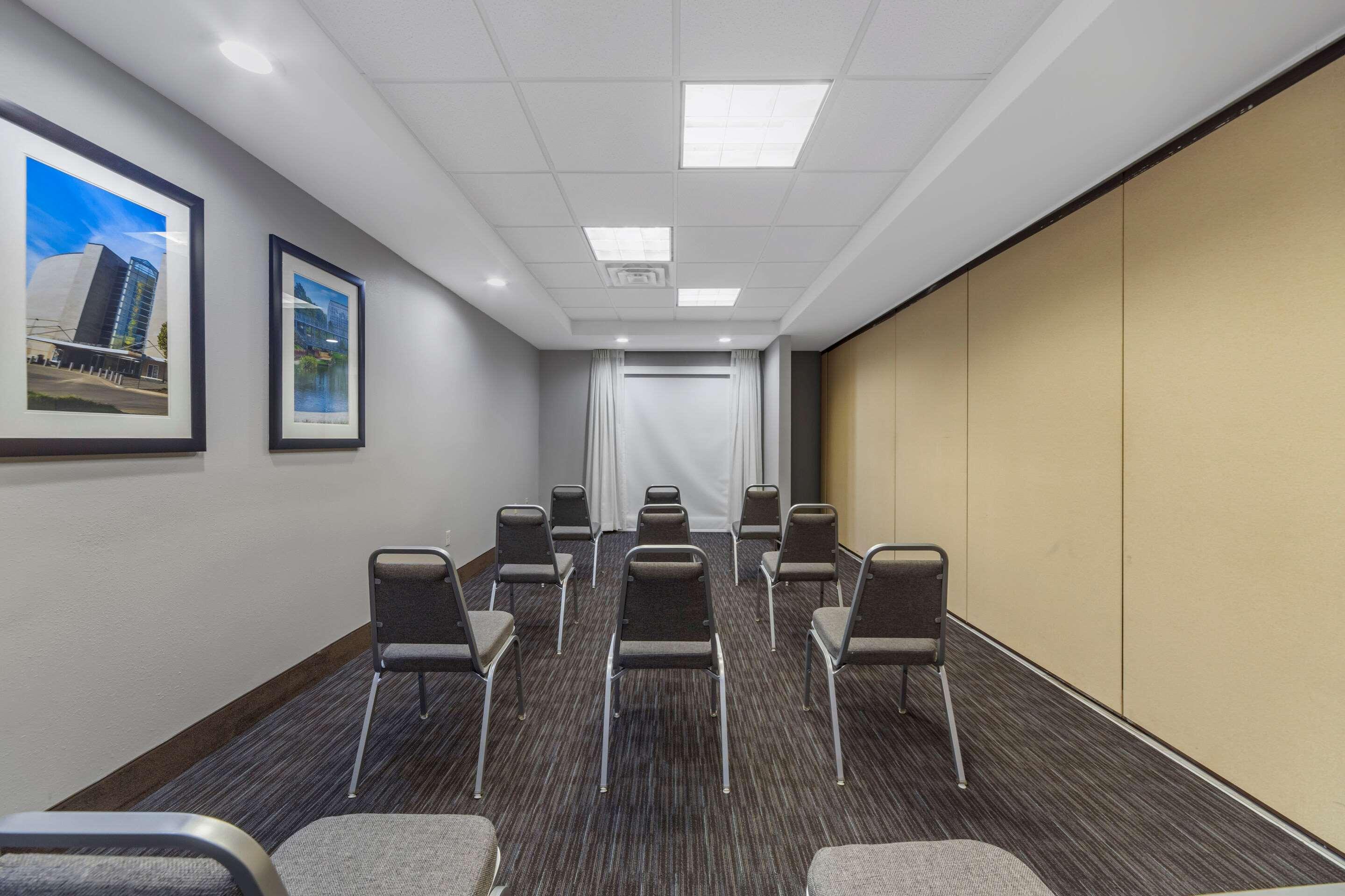 Garner Hotel Oklahoma City - Quail Springs By Ihg Exterior photo